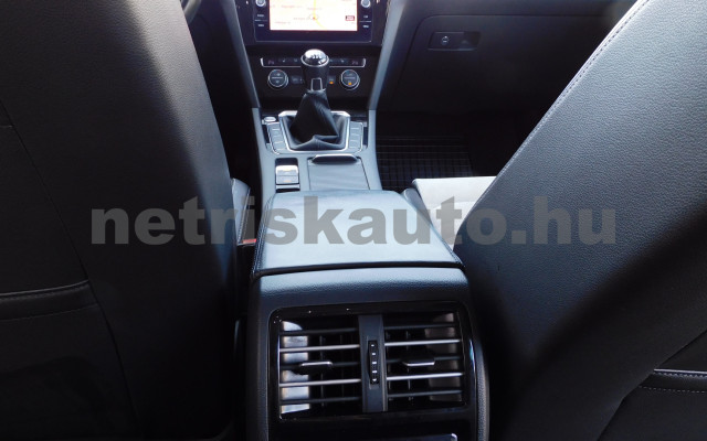 VW Passat 2.0 TDI BMT SCR Highline személygépkocsi - 1968cm3 Diesel 121182 10/12