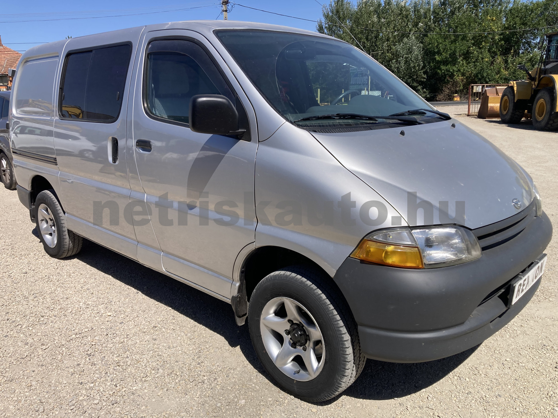 TOYOTA Hi-Ace 2.4 TD 4x4 Panel Van tehergépkocsi 3,5t össztömegig - 2446cm3 Diesel 121550 1/10