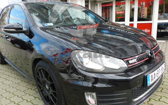 VW Golf 2.0 TSI GTI személygépkocsi - 1984cm3 Benzin 120472 2/12