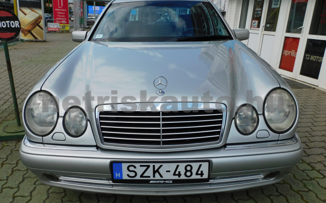 MERCEDES-BENZ E-osztály E 430 Avantgarde Aut. személygépkocsi - 4973cm3 Benzin 121147 4/12