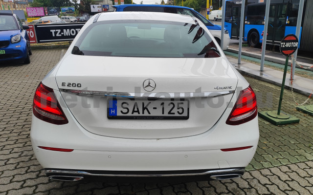 MERCEDES-BENZ E-osztály E 200 4Matic 9G-TRONIC EQ Boost személygépkocsi - 1991cm3 Hybrid 121274 4/12
