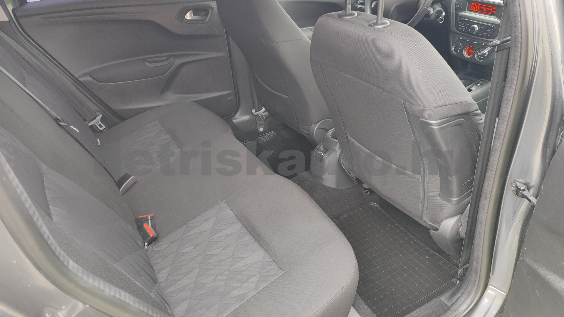 CITROEN C-Elysée 1.2 PureTech Collection személygépkocsi - 1199cm3 Benzin 121329 9/12