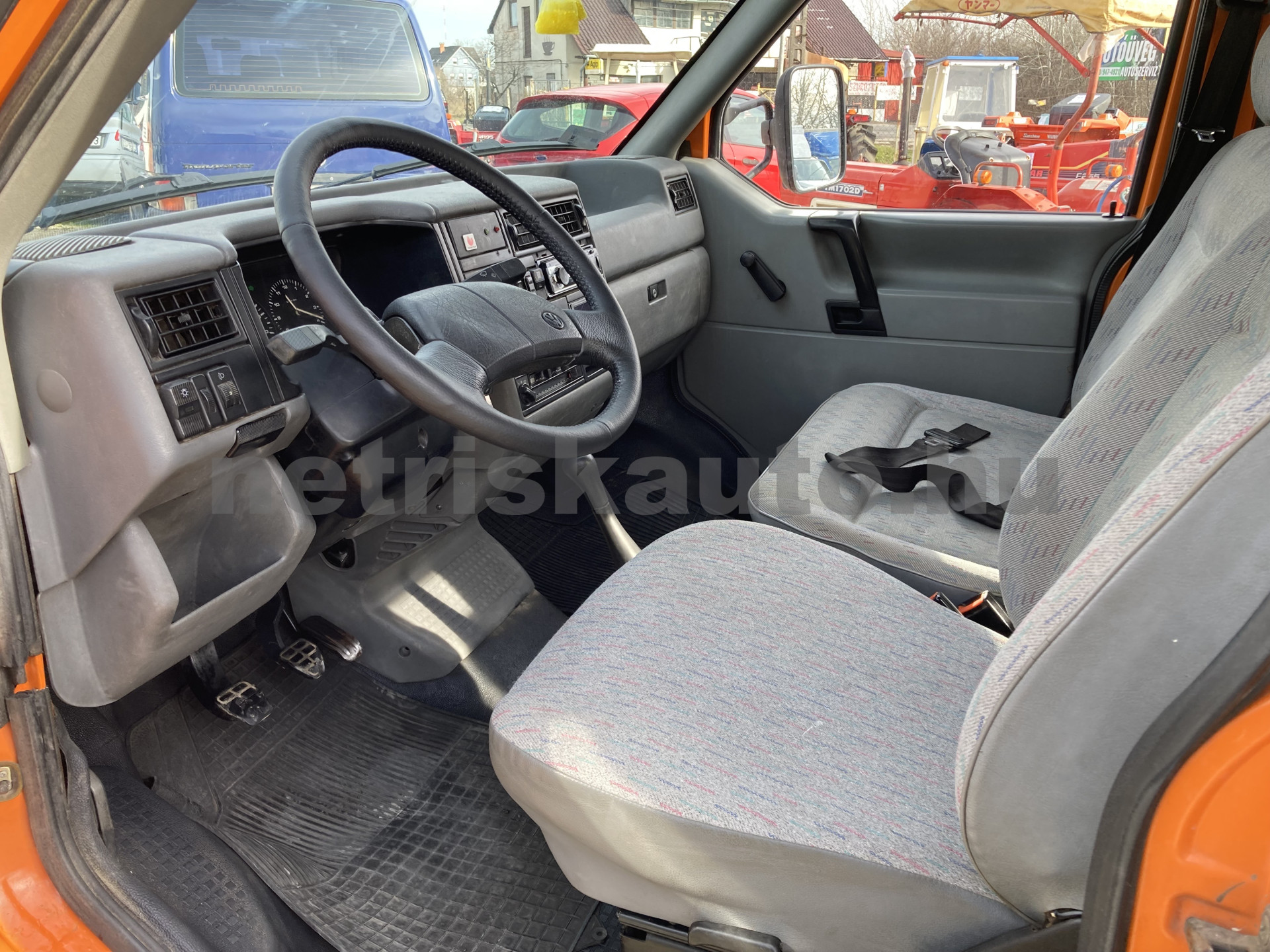 VW Transporter 2.4 70M 1F2 F tehergépkocsi 3,5t össztömegig - 2370cm3 Diesel 121389 6/9