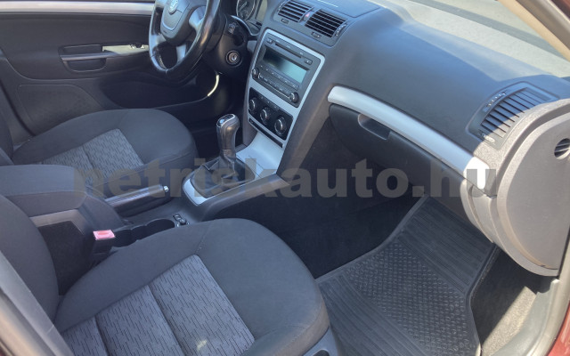 SKODA Octavia 1.6 CR TDI Ambiente DPF személygépkocsi - 1598cm3 Diesel 121231 8/11