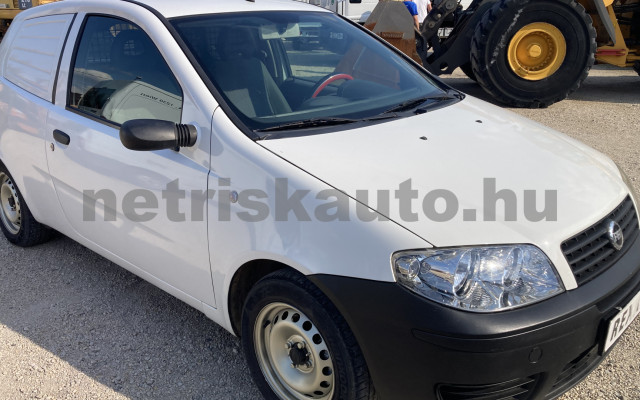 FIAT Punto 1.3 JTD tehergépkocsi 3,5t össztömegig - 1248cm3 Diesel 121261 2/8