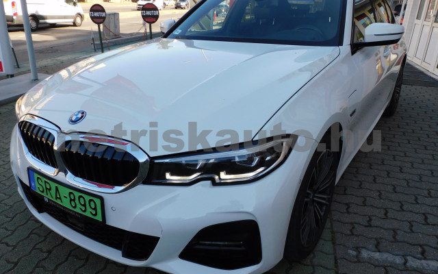 BMW 3-as sorozat 330e Aut. személygépkocsi - 1998cm3 Hybrid 121208 11/12