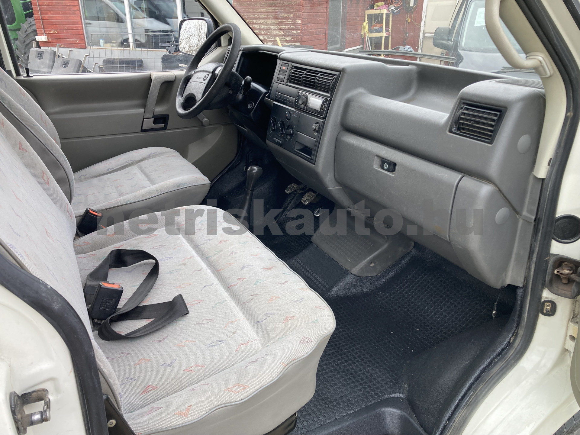 VW Transporter 2.4 Mixto tehergépkocsi 3,5t össztömegig - 2370cm3 Diesel 121377 7/9