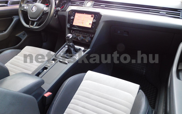 VW Passat 2.0 TDI BMT SCR Highline személygépkocsi - 1968cm3 Diesel 121182 8/12