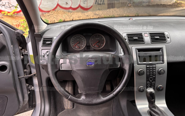 VOLVO S40 1.6 Momentum személygépkocsi - 1596cm3 Benzin 121595 7/9
