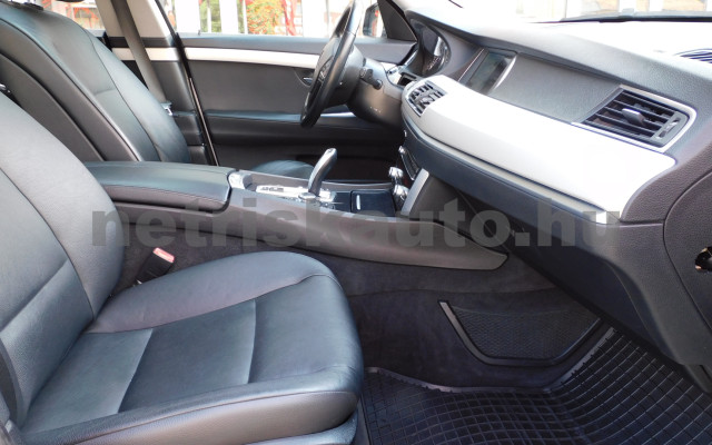 BMW 5-ös sorozat 530d xDrive Aut. személygépkocsi - 2993cm3 Diesel 120242 10/12