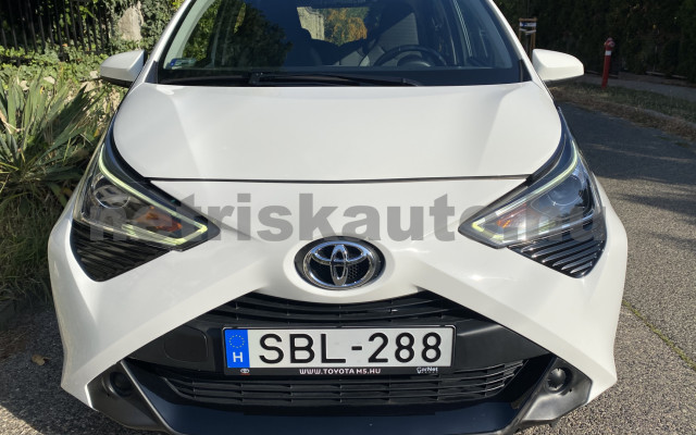 TOYOTA Aygo 1.0 x-play x-shift személygépkocsi - 998cm3 Benzin 121626 3/12