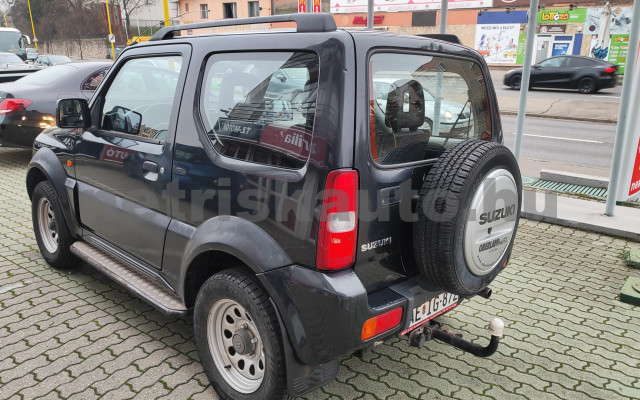 SUZUKI Jimny 1.3 4WD AC CD 15''AW személygépkocsi - 1328cm3 Benzin 121353 2/12