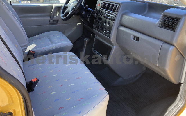 VW Transporter 2.4 7DM 1Z2 F tehergépkocsi 3,5t össztömegig - 2370cm3 Diesel 121500 8/9