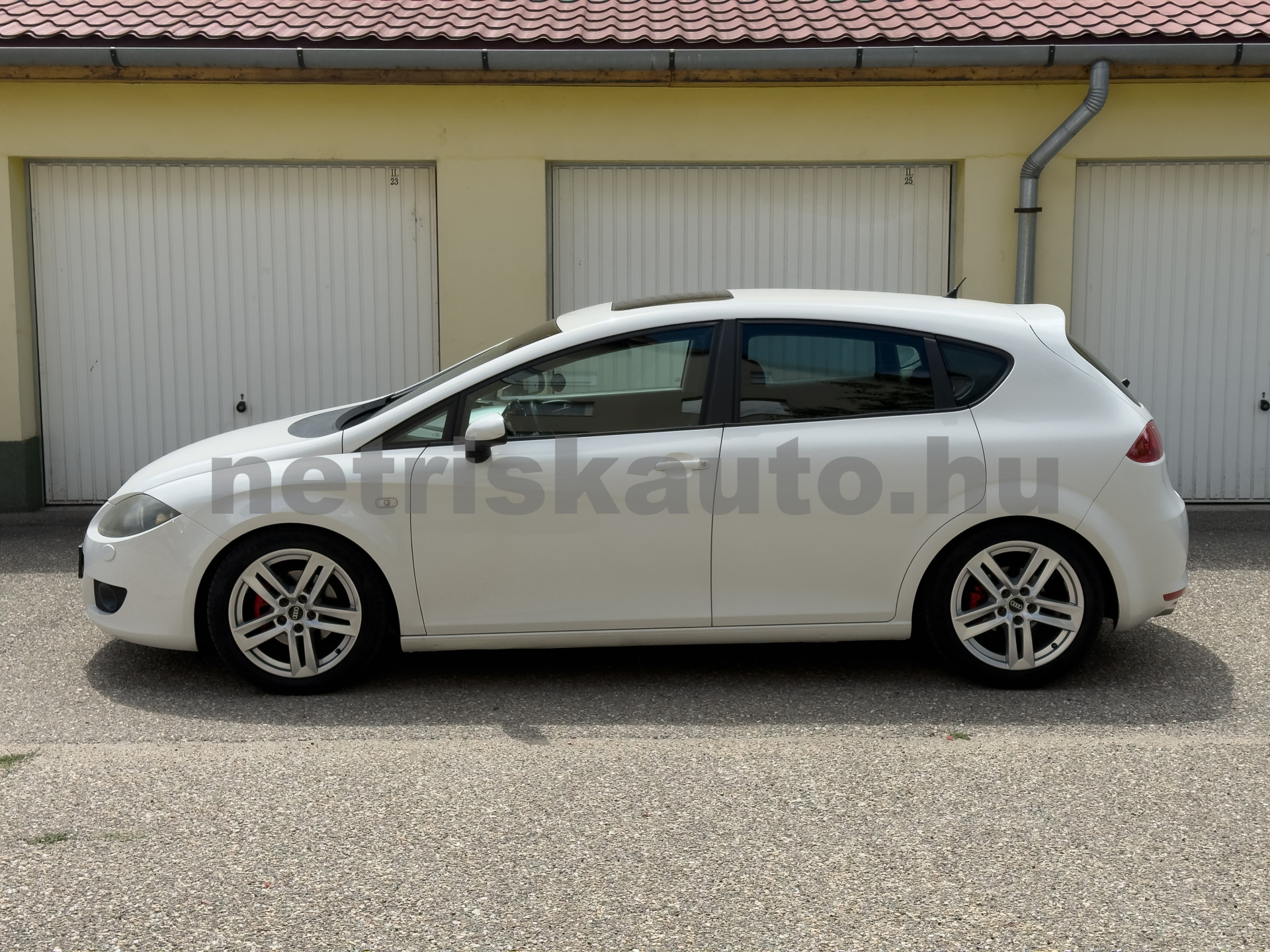 SEAT Leon 1.4 TSI White Edition személygépkocsi - 1390cm3 Benzin 121540 3/8