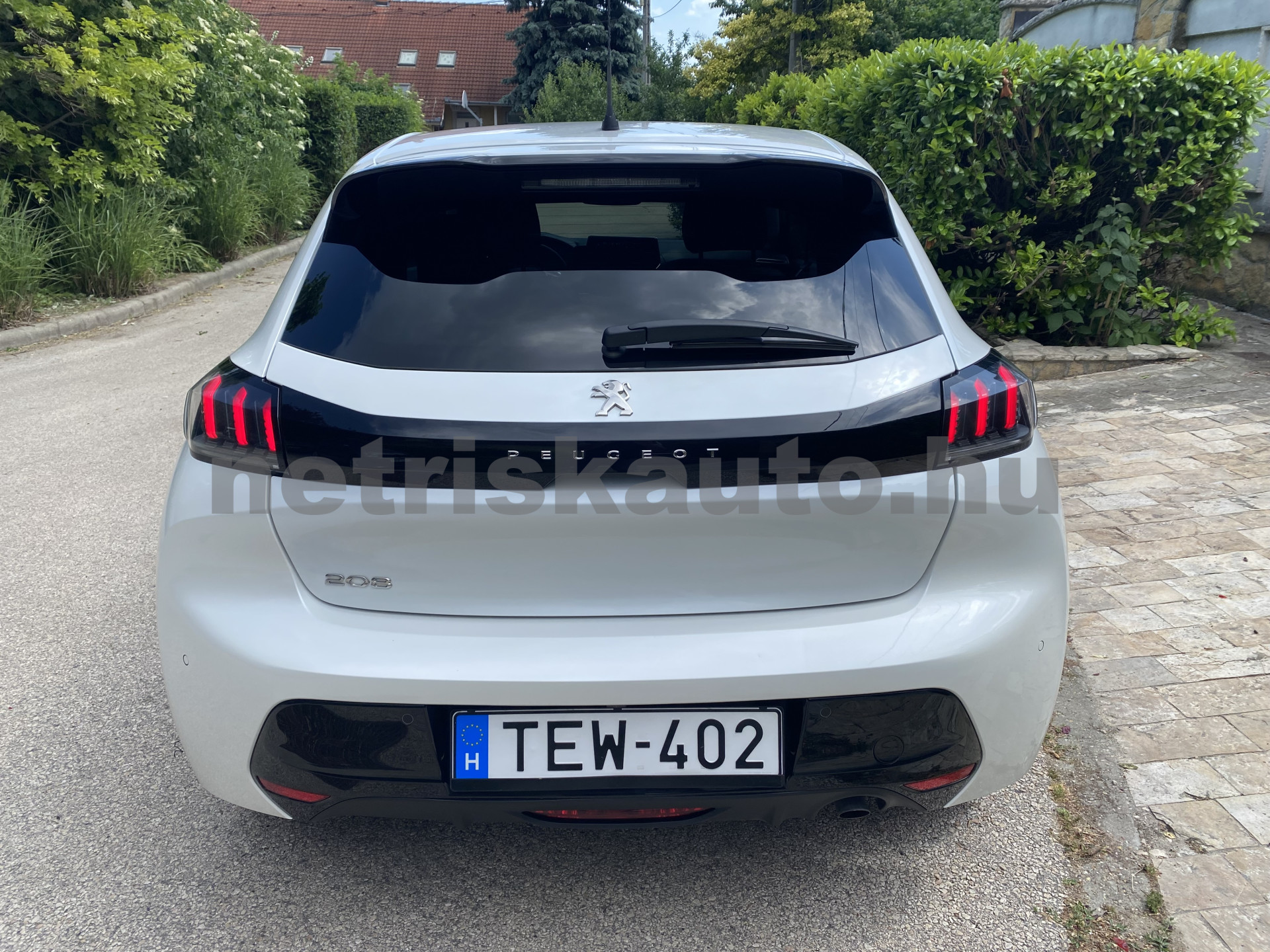 PEUGEOT 208 1.2 PureTech Allure EAT8 személygépkocsi - 1199cm3 Benzin 121484 4/12