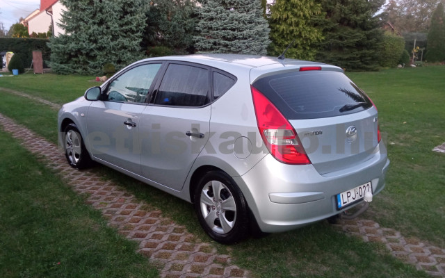 HYUNDAI i30 1.4 DOHC SUN személygépkocsi - 1396cm3 Benzin 120137 3/6