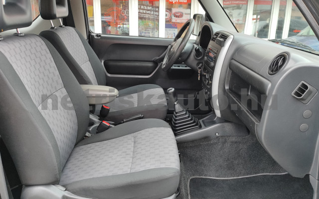SUZUKI Jimny 1.3 4WD AC CD 15''AW személygépkocsi - 1328cm3 Benzin 121353 8/12