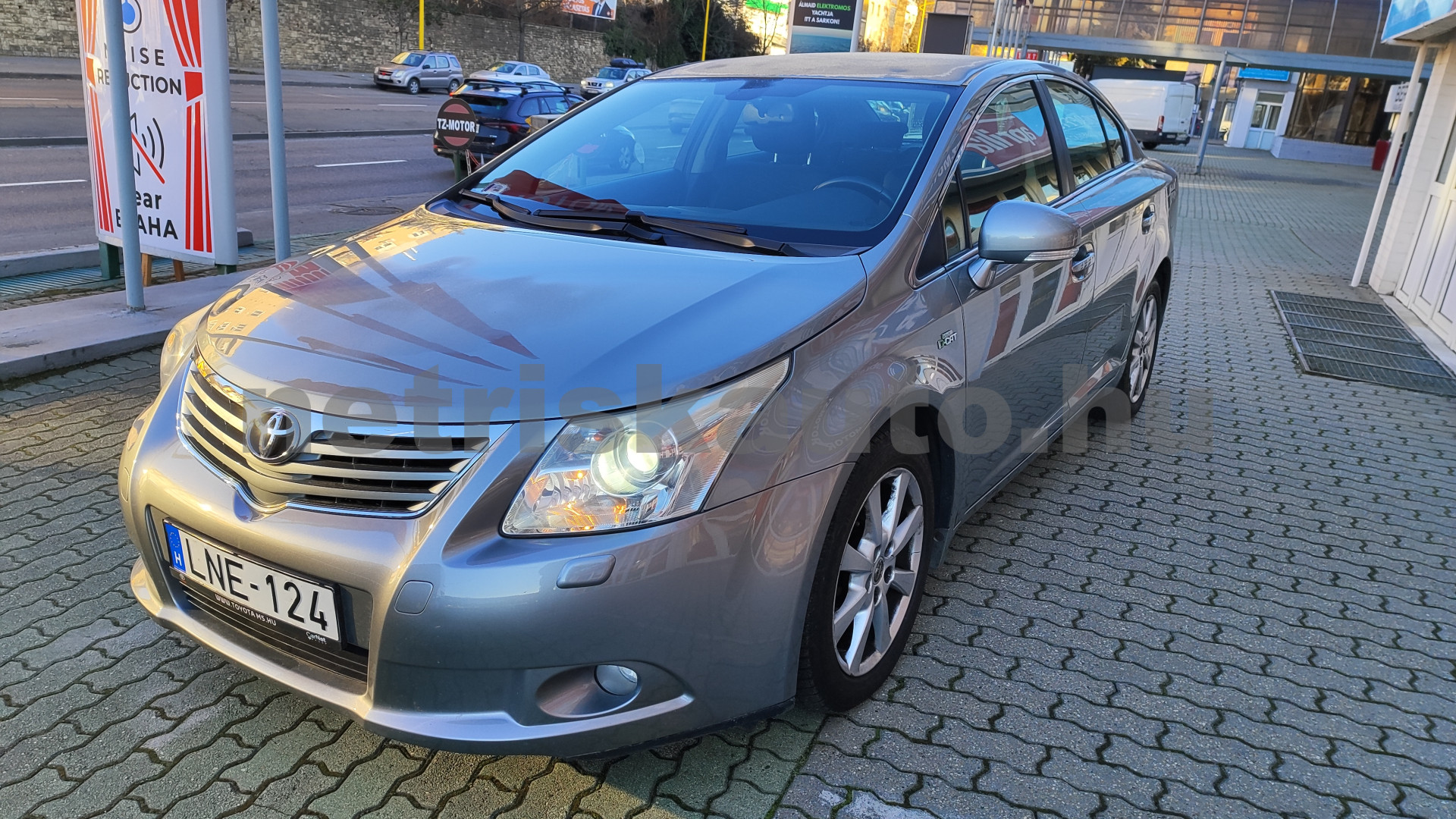 TOYOTA Avensis 2.2 D-4D Sol Aut. személygépkocsi - 2231cm3 Diesel 121404 11/12