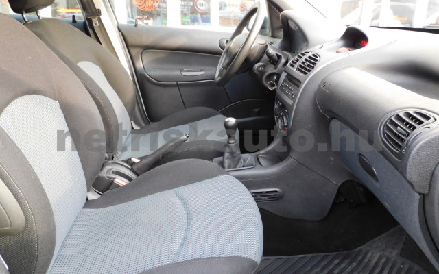 PEUGEOT 206 1.4 Presence személygépkocsi - 1360cm3 Benzin 120454 8/12