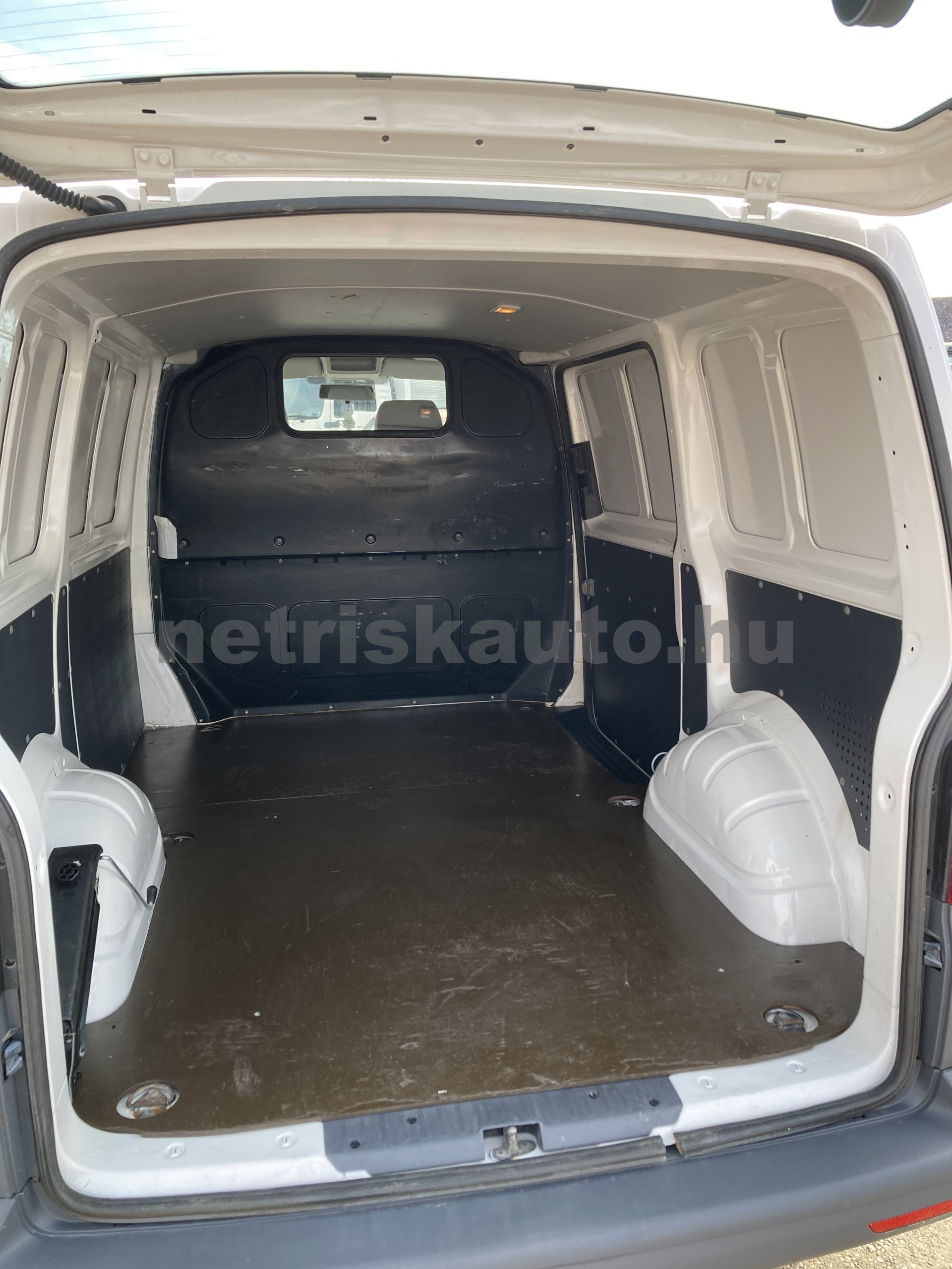 VW Transporter 2.0 CR TDI 4motion tehergépkocsi 3,5t össztömegig - 1968cm3 Diesel 121068 9/9