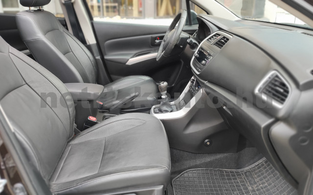 SUZUKI SX4 S-Cross 1.6 DDiS GLX 4WD napfénytető, EASS személygépkocsi - 1598cm3 Diesel 121293 9/12