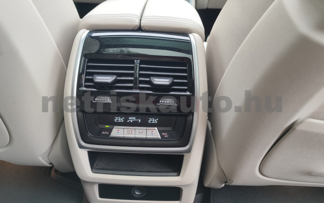 BMW X5 X5 xDrive30d Aut. személygépkocsi - 2993cm3 Hybrid 121328 12/12