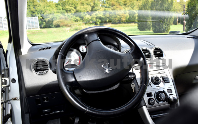 PEUGEOT 308 1.6 e-HDi Access személygépkocsi - 1560cm3 Diesel 121258 3/11