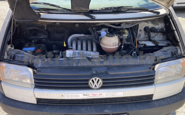 VW Transporter 2.4 70E 1F5 F tehergépkocsi 3,5t össztömegig - 2370cm3 Diesel 121511 5/8