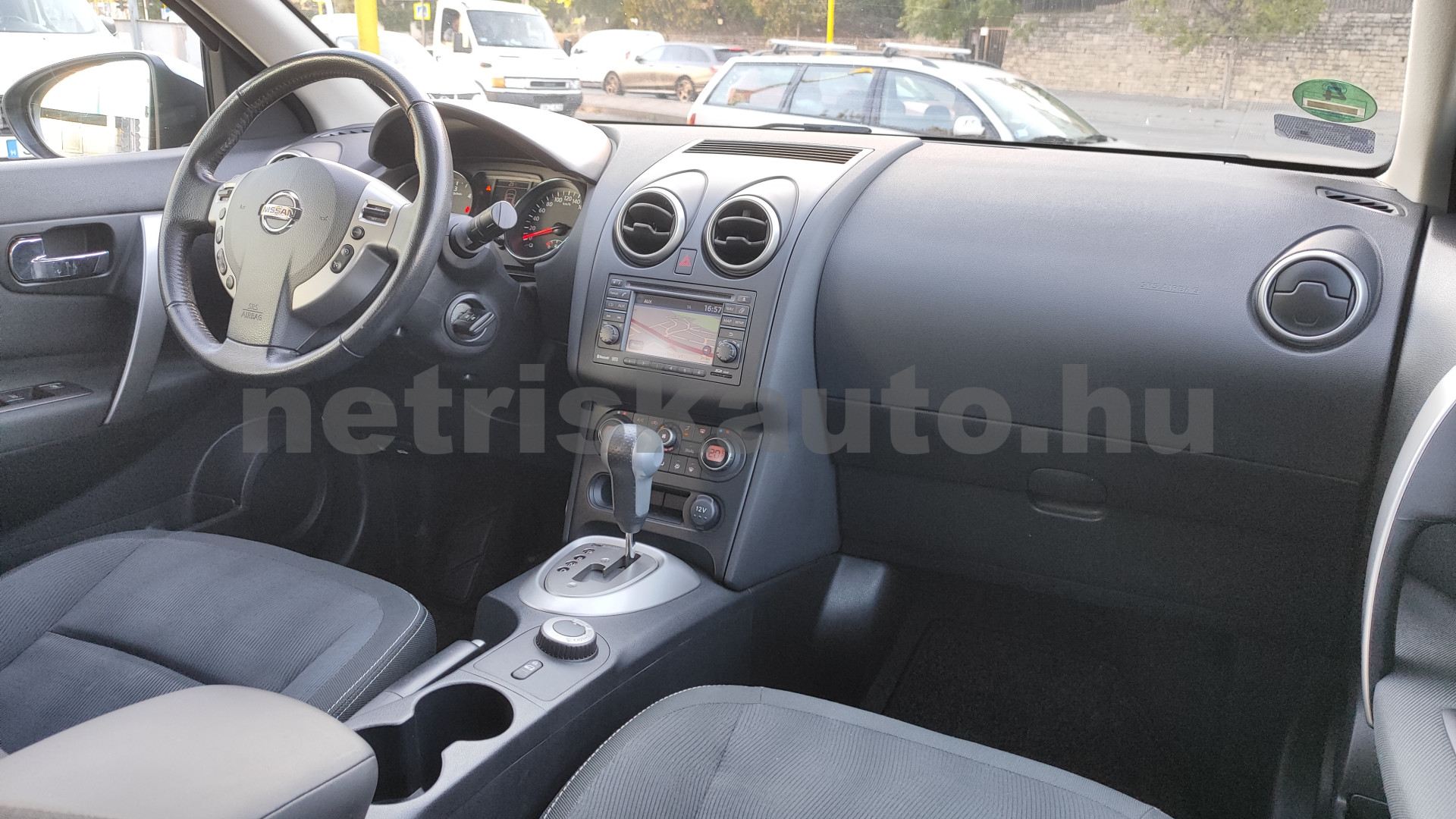 NISSAN Qashqai 2.0 dCi Tekna 4WD Aut. személygépkocsi - 1995cm3 Diesel 121602 8/12