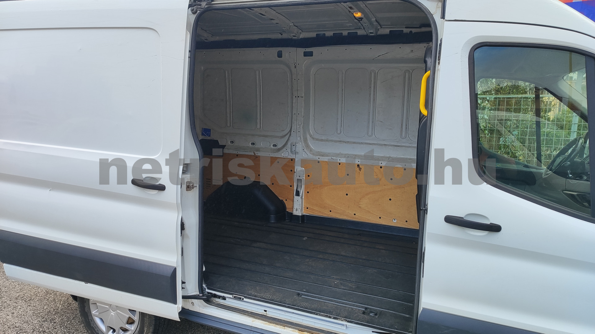 FORD Transit 2.0 TDCi 350 MWB Trend tehergépkocsi 3,5t össztömegig - 1998cm3 Diesel 121507 9/12