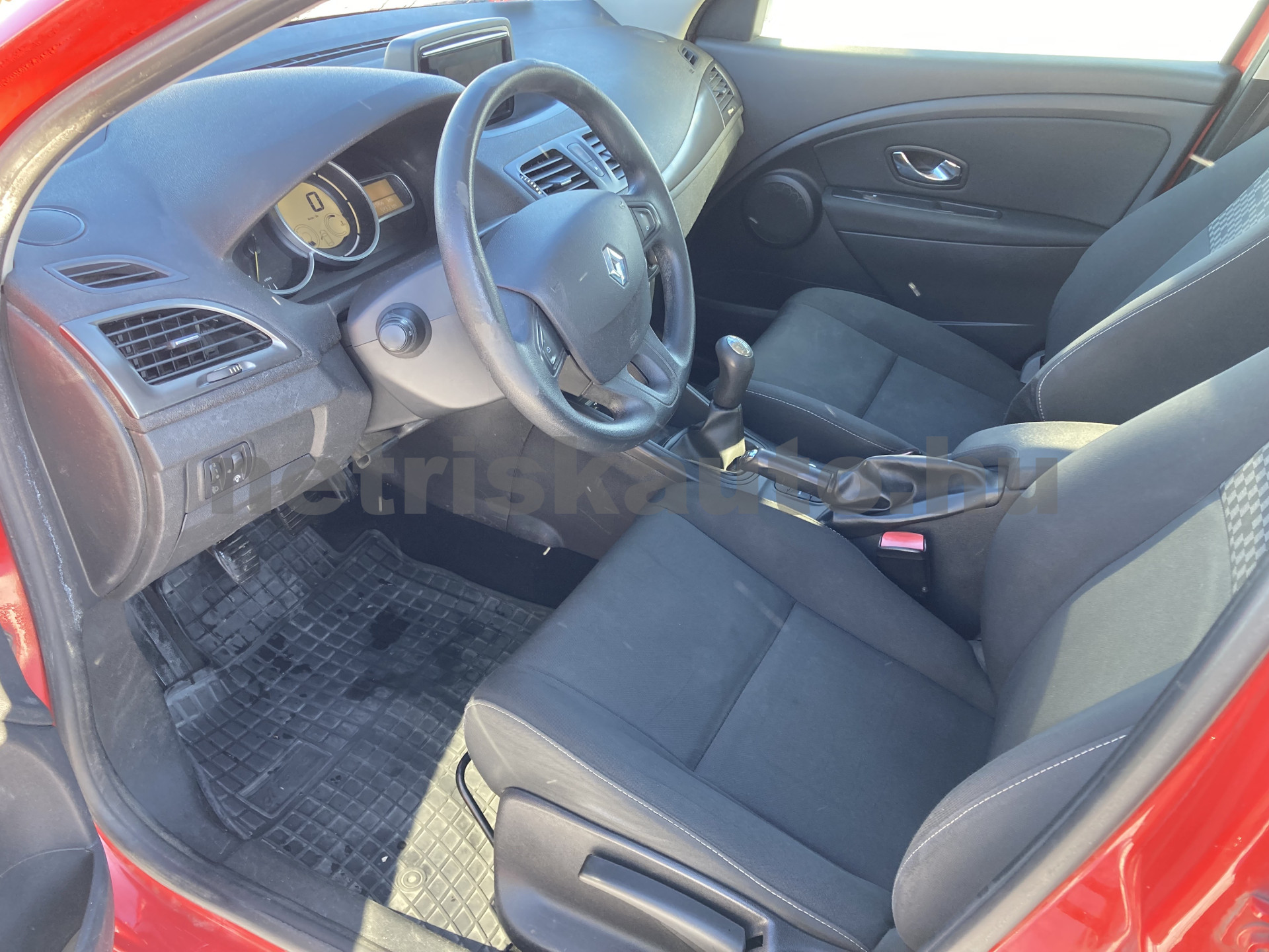 RENAULT Egyéb tehergépkocsi 3,5t össztömegig - 1461cm3 Diesel 121367 6/10