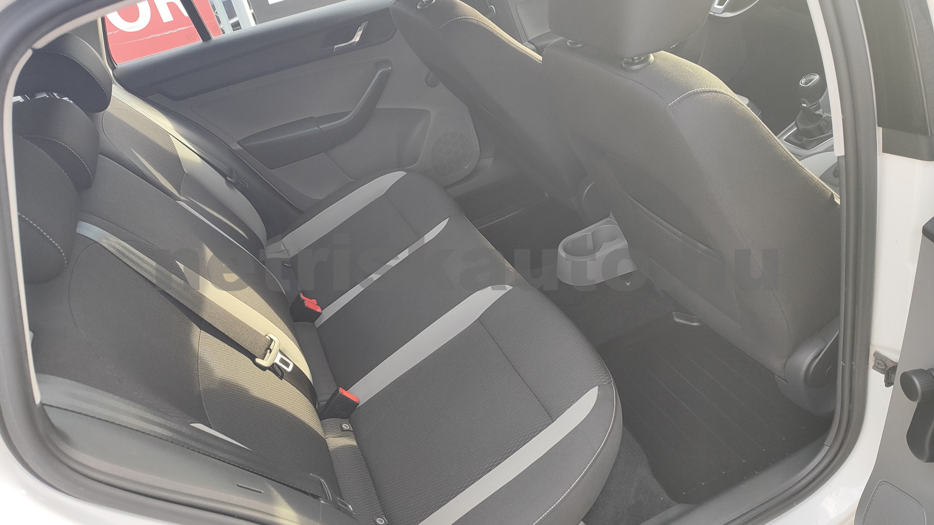 SKODA Rapid 1.2 TSI Ambition személygépkocsi - 1197cm3 Benzin 121475 9/12