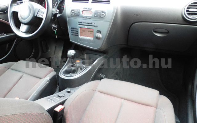 SEAT Leon 2.0 TFSI Stylance Sport személygépkocsi - 1984cm3 Benzin 120034 7/12