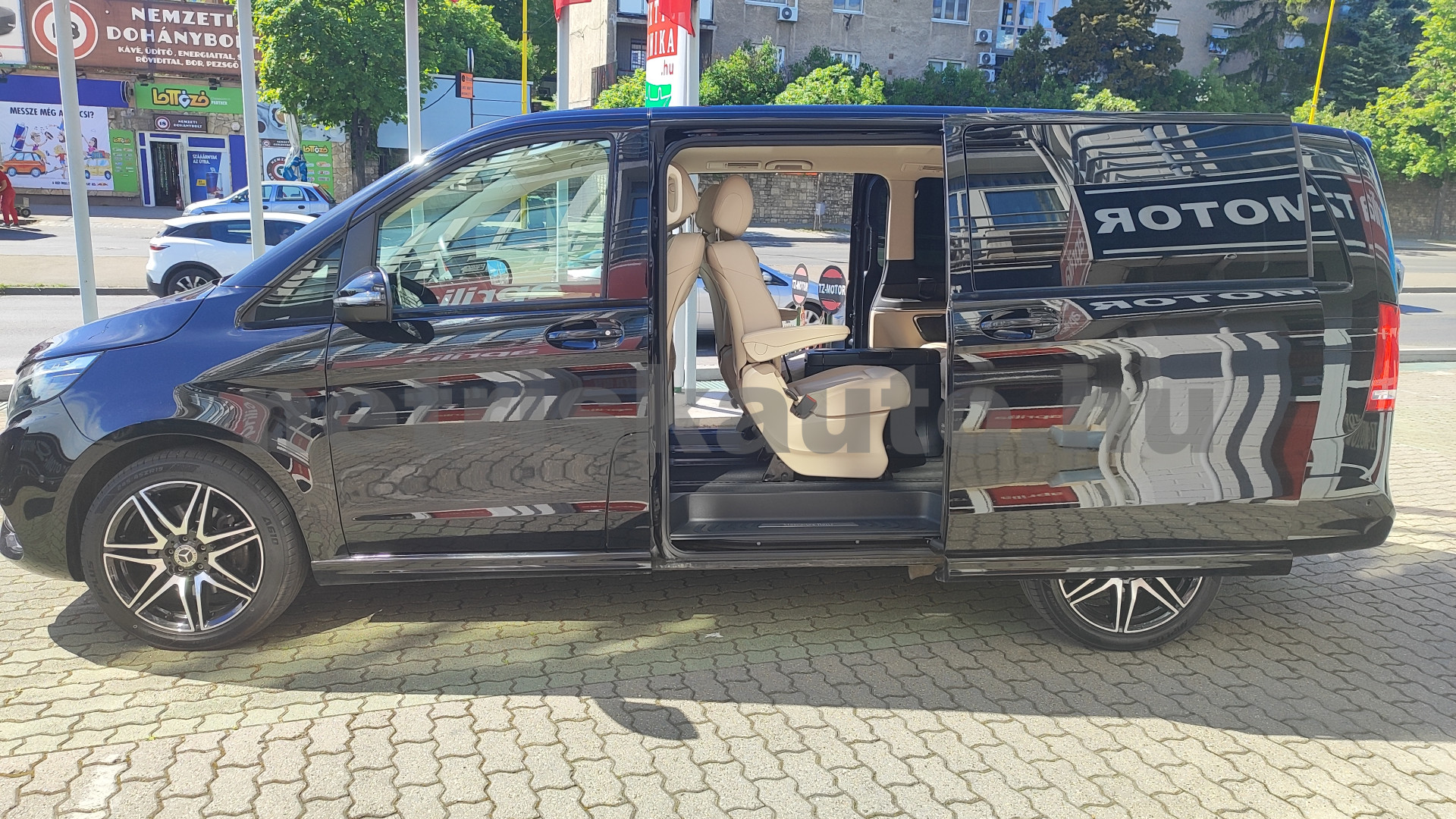 MERCEDES-BENZ V-osztály V 250 BlueTec/d L Aut. 7sz tehergépkocsi 3,5t össztömegig - 1950cm3 Diesel 121459 10/12