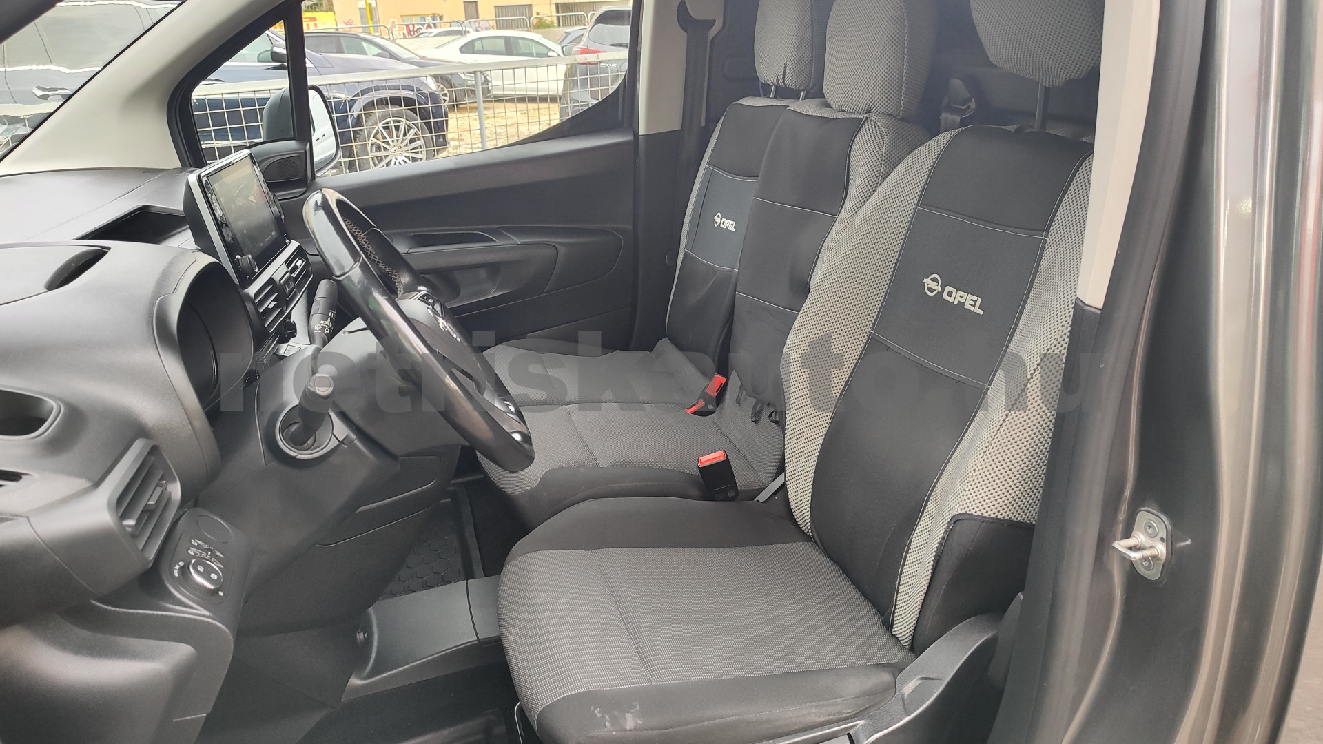 OPEL Combo 1.5 DTH L2H1 2.4t Cargo E. tehergépkocsi 3,5t össztömegig - 1499cm3 Diesel 121474 4/11
