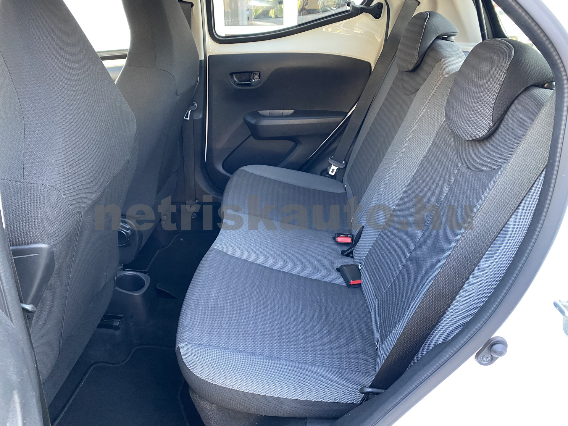 TOYOTA Aygo 1.0 x-play x-shift személygépkocsi - 998cm3 Benzin 121626 9/12