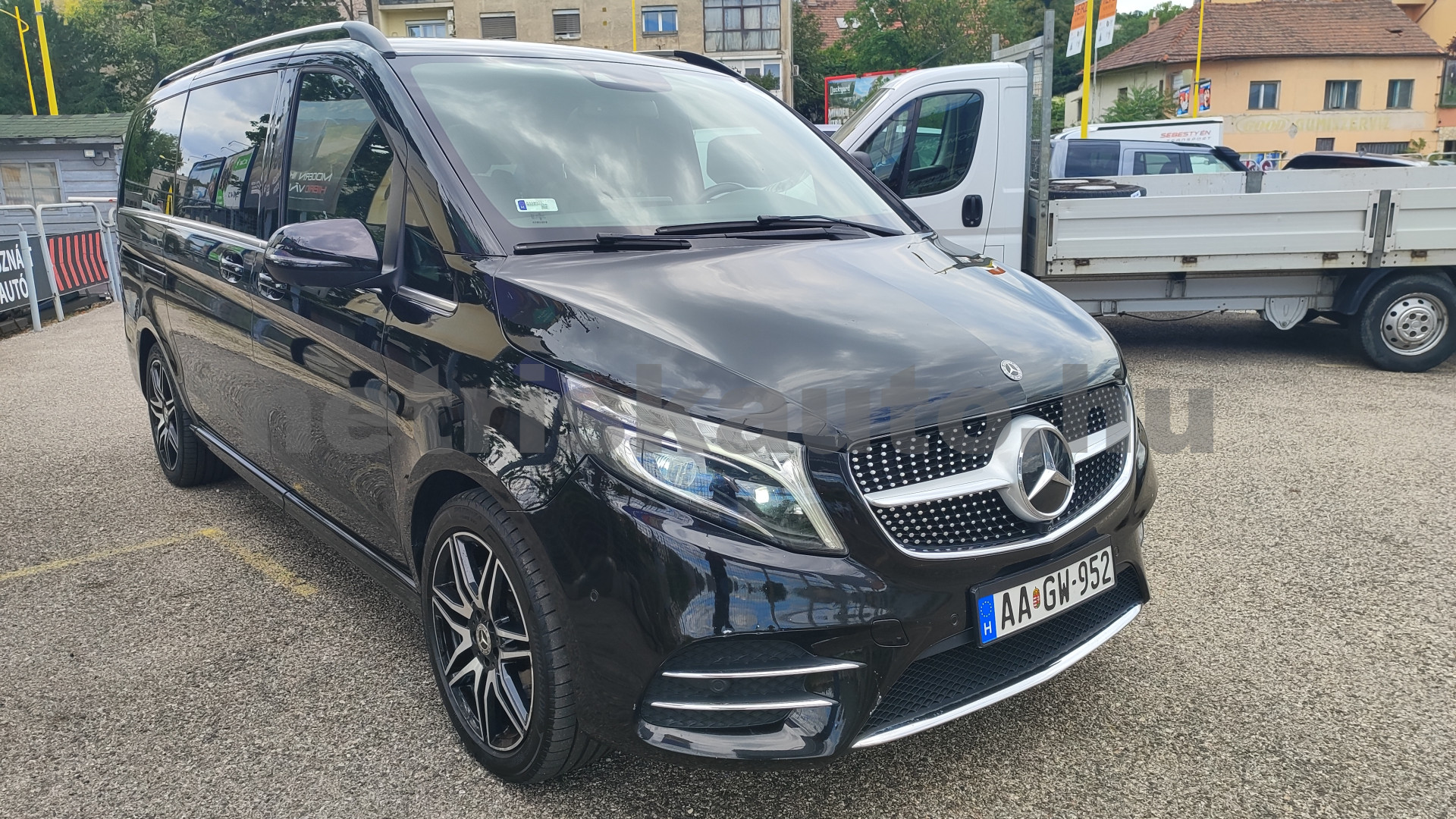 MERCEDES-BENZ V-osztály V 300 BlueTEC/d L Aut. 4x4 7sz tehergépkocsi 3,5t össztömegig - 1950cm3 Diesel 121502 1/12