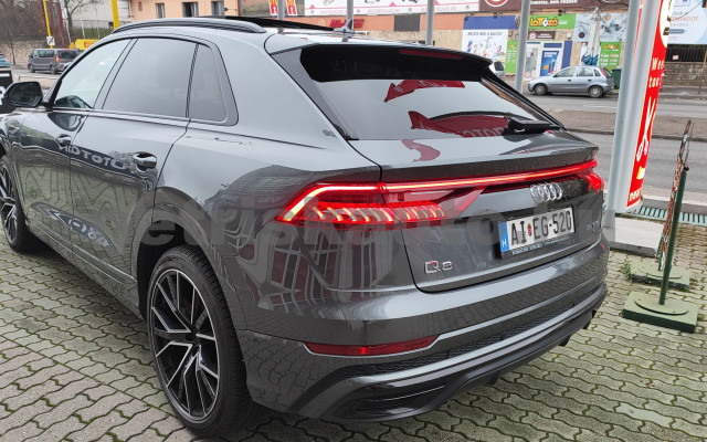 AUDI Q8 55 TFSI quattro tiptronic személygépkocsi - 2995cm3 Hybrid 121360 2/12