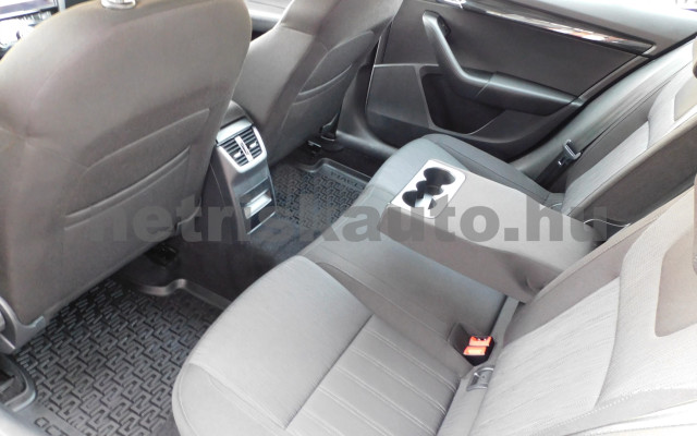 SKODA Octavia 2.0 CR TDI Style 4x4 DSG E6 személygépkocsi - 1968cm3 Diesel 120120 9/12