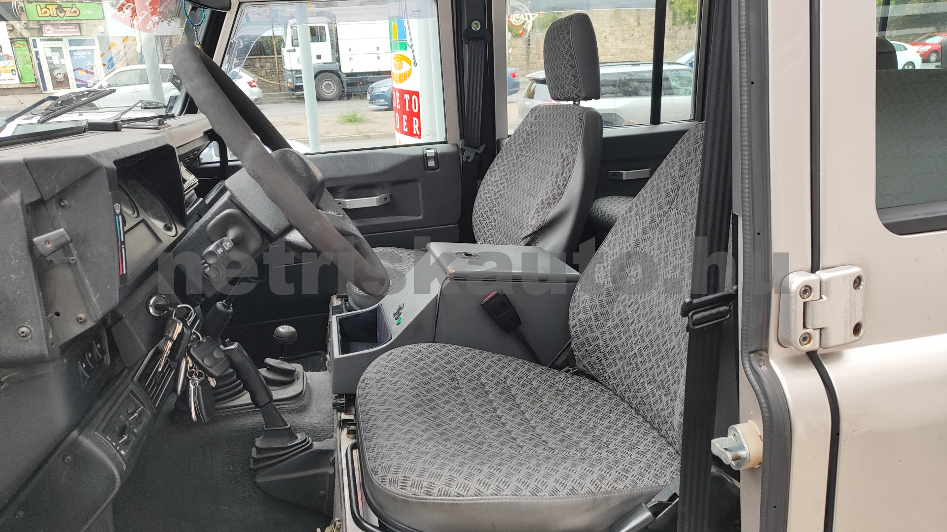 LAND ROVER Defender 2.5 TD5 SW személygépkocsi - 2495cm3 Diesel 121264 6/12