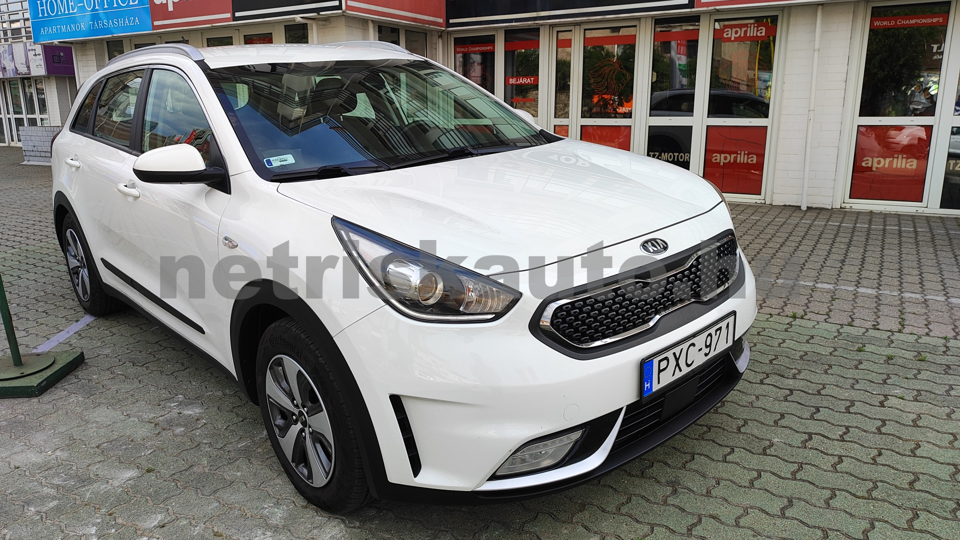 KIA Niro 1.6 GDI LX DCT személygépkocsi - 1580cm3 Hybrid 121487 1/12