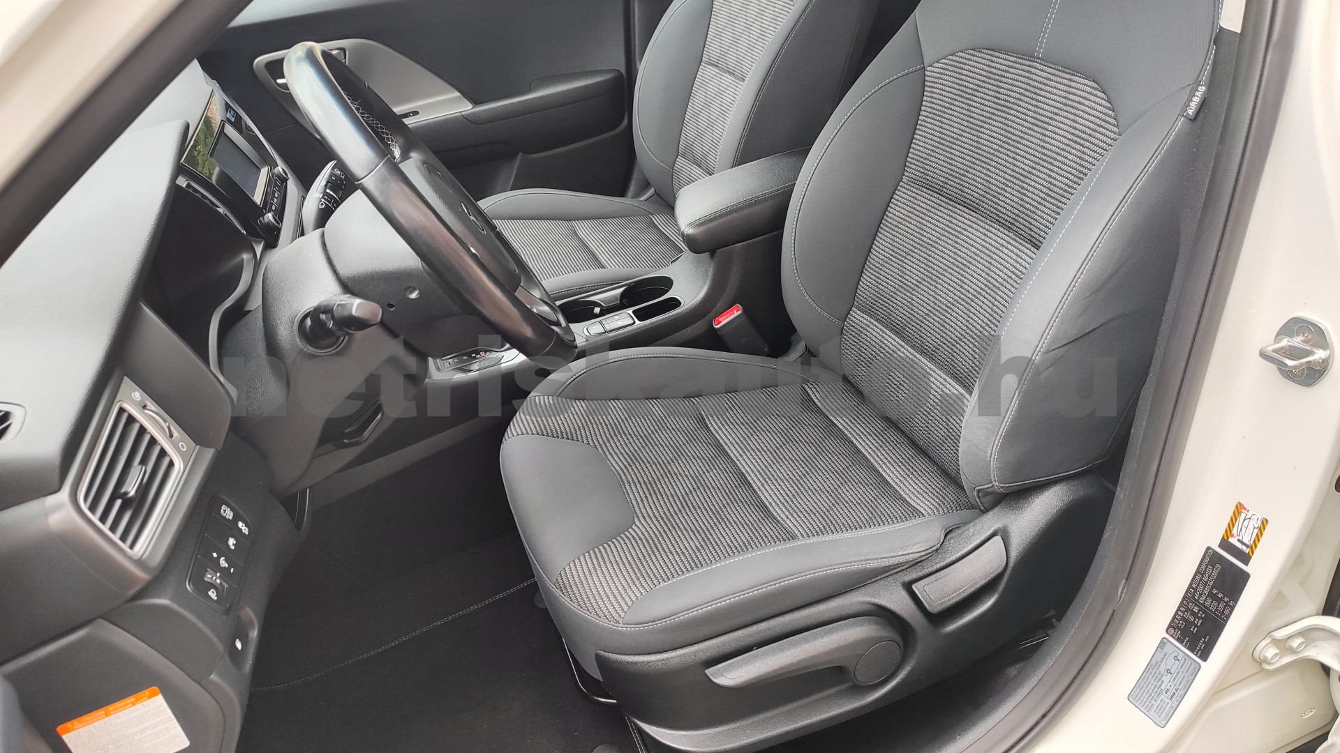 KIA Niro 1.6 GDI LX DCT személygépkocsi - 1580cm3 Hybrid 121487 5/12