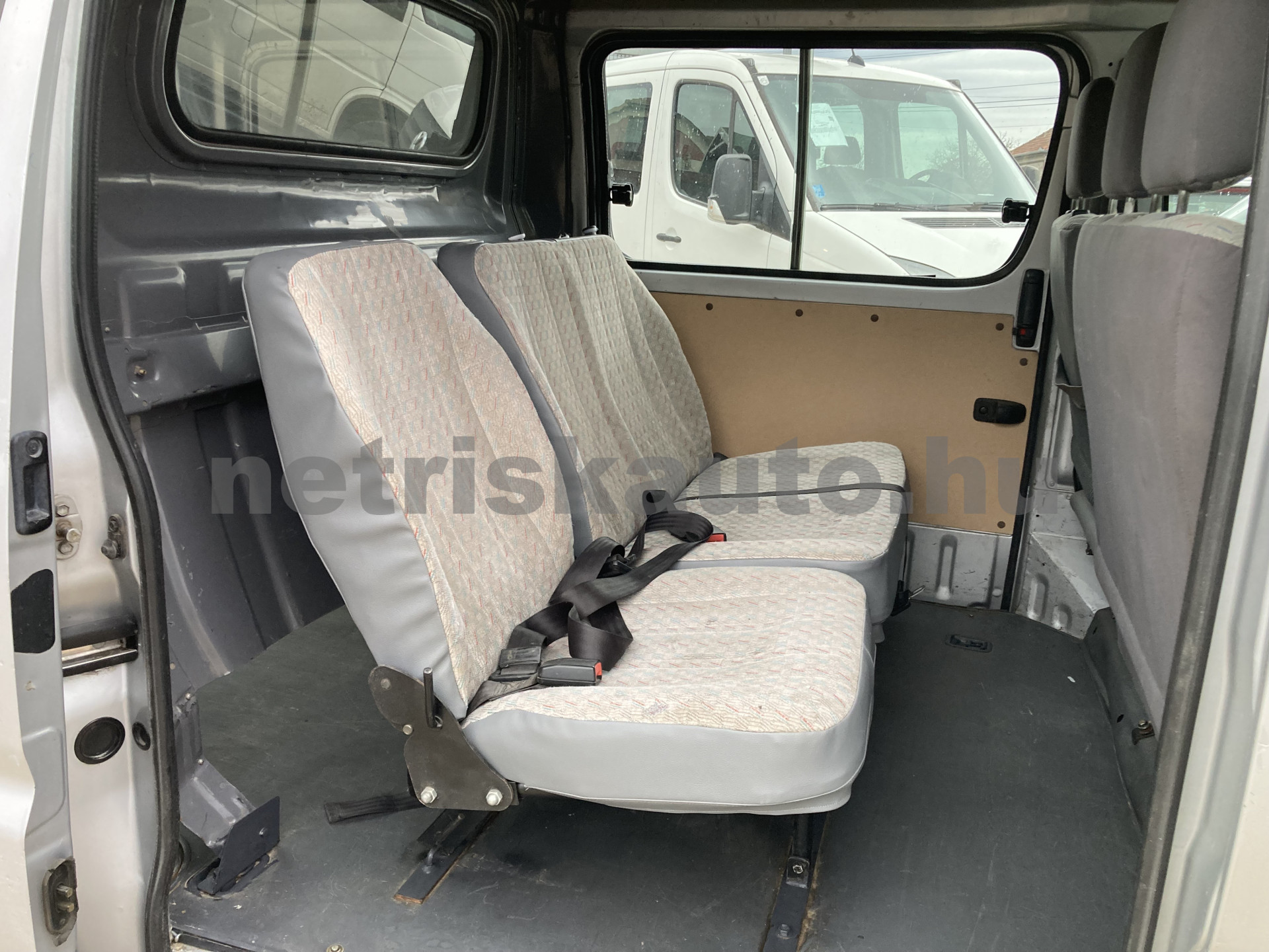 TOYOTA Hi-Ace 2.4 TD 4x4 Panel Van tehergépkocsi 3,5t össztömegig - 2446cm3 Diesel 121333 8/10