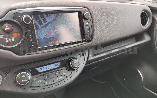 TOYOTA Yaris 1.5 HSD Active Aut. személygépkocsi - 1497cm3 Hybrid 121440 7/12