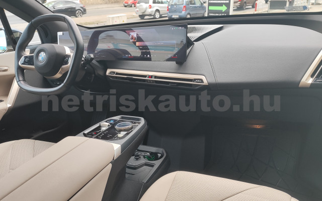 BMW iX iX xDrive60 109,1kWh személygépkocsi - cm3 Kizárólag elektromos 121571 8/12