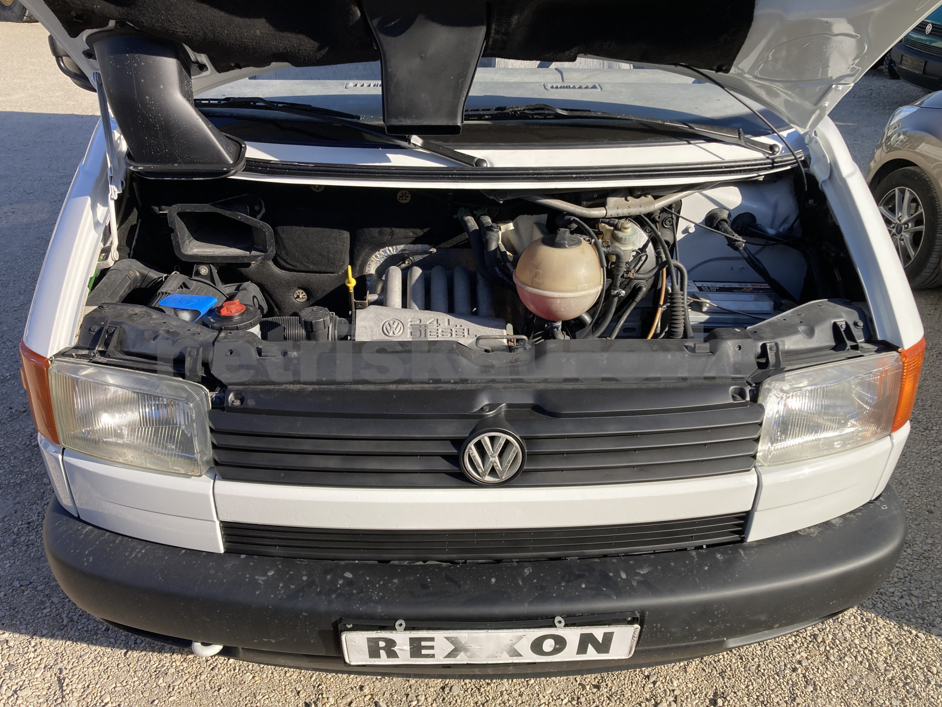 VW Transporter 2.4 70E 1F2 O tehergépkocsi 3,5t össztömegig - 2370cm3 Diesel 121606 6/8