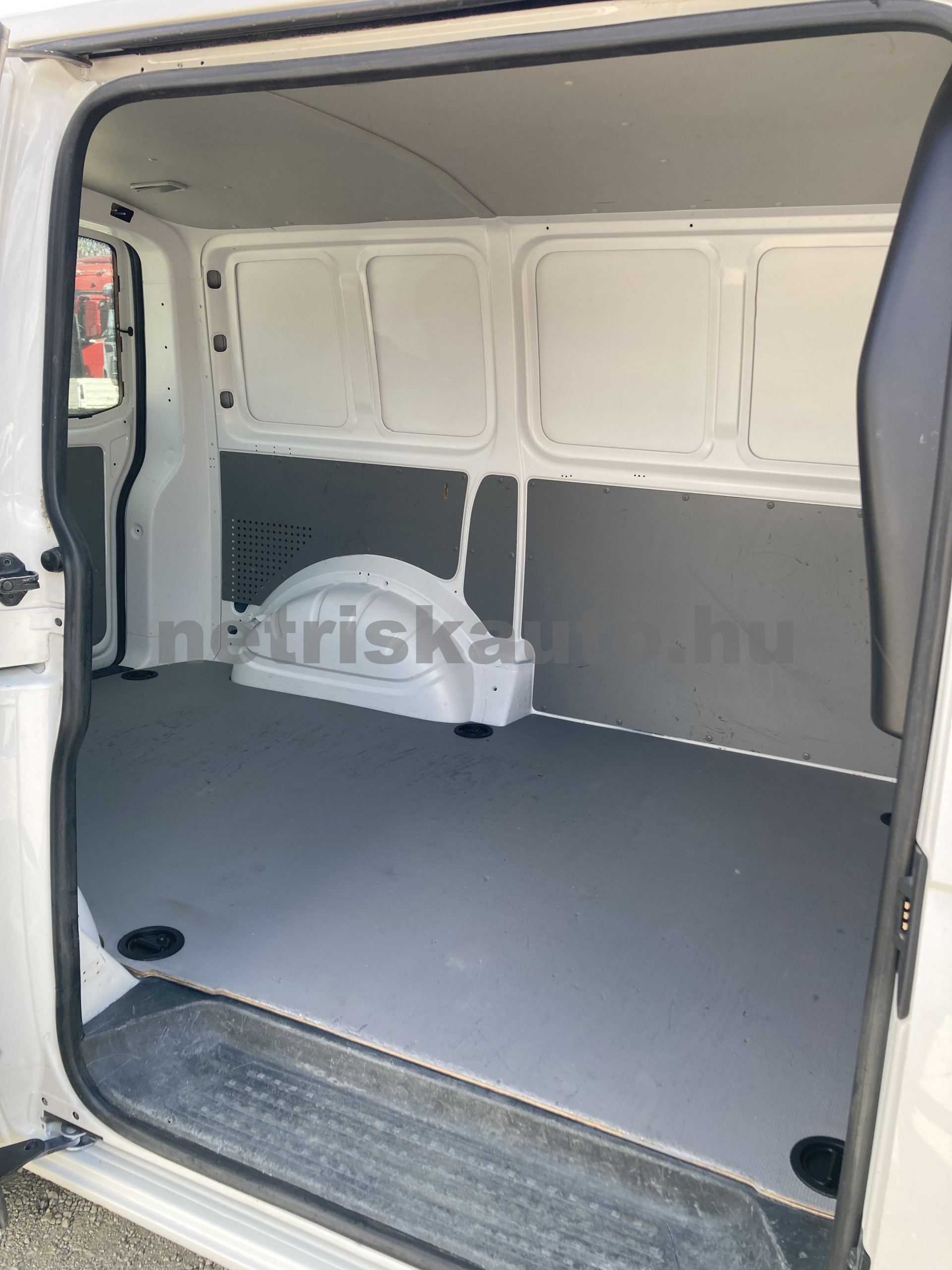 VW Transporter 2.0 CR TDI Basic tehergépkocsi 3,5t össztömegig - 1968cm3 Diesel 121450 7/9