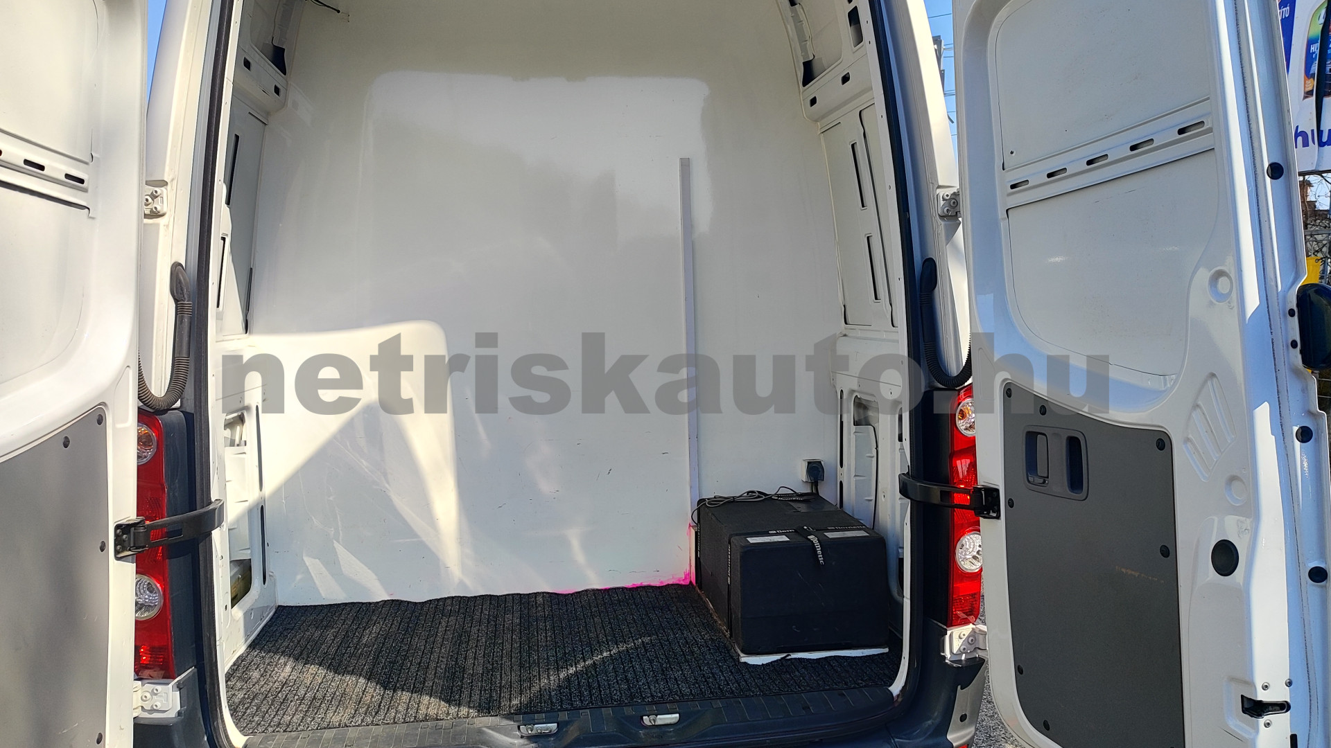 VW Crafter 2.0 CR TDI 35 L4H3 tehergépkocsi 3,5t össztömegig - 1968cm3 Diesel 121413 9/12