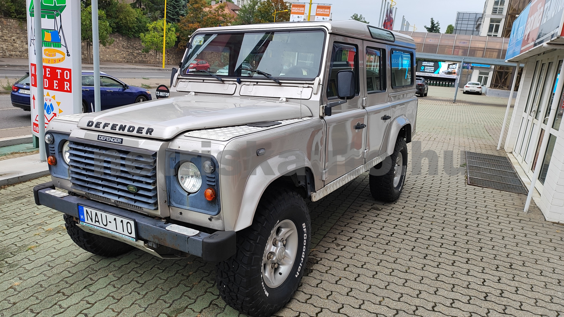 LAND ROVER Defender 2.5 TD5 SW személygépkocsi - 2495cm3 Diesel 121264 1/12