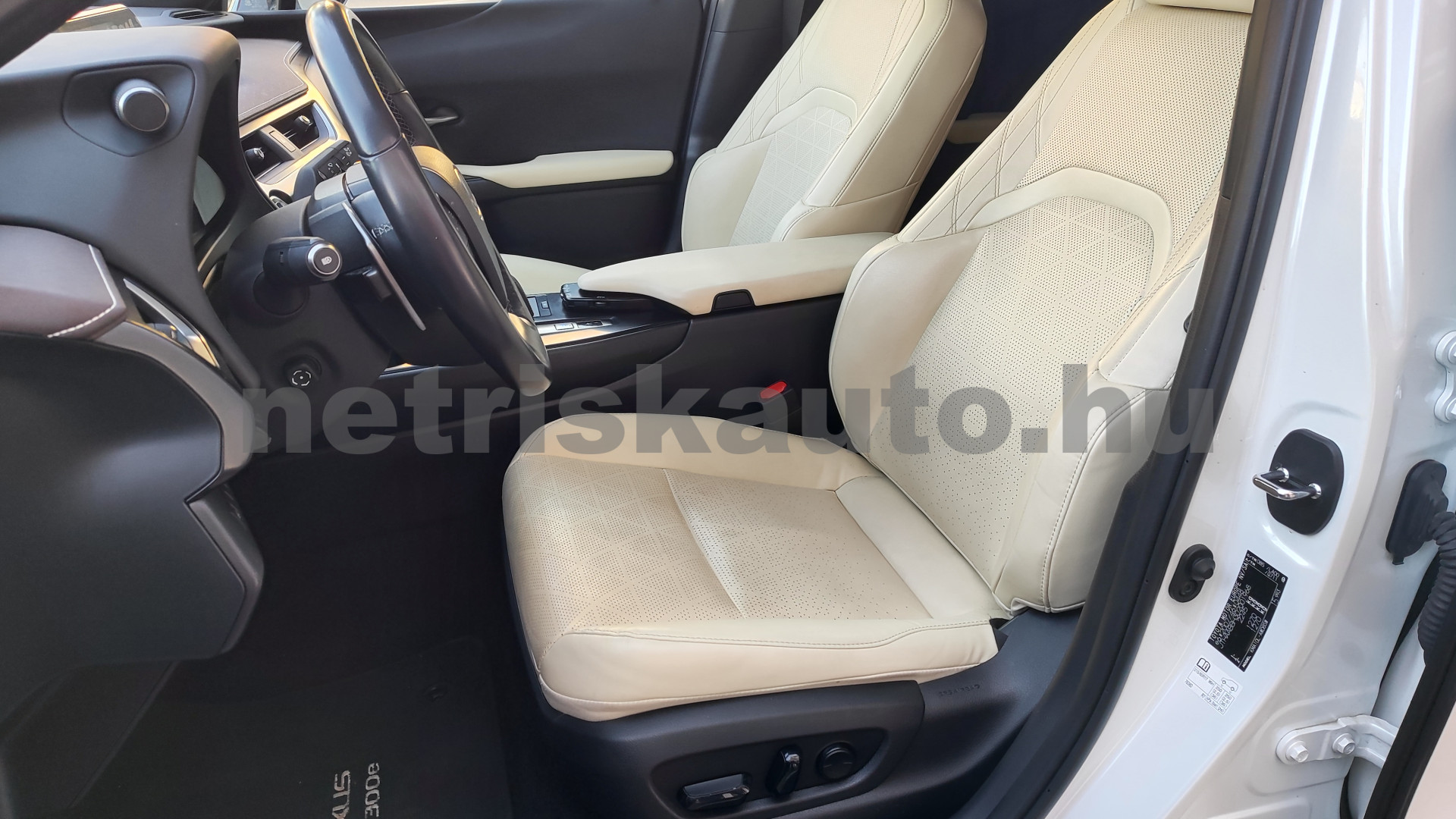 LEXUS UX személygépkocsi - cm3 Kizárólag elektromos 121462 5/12
